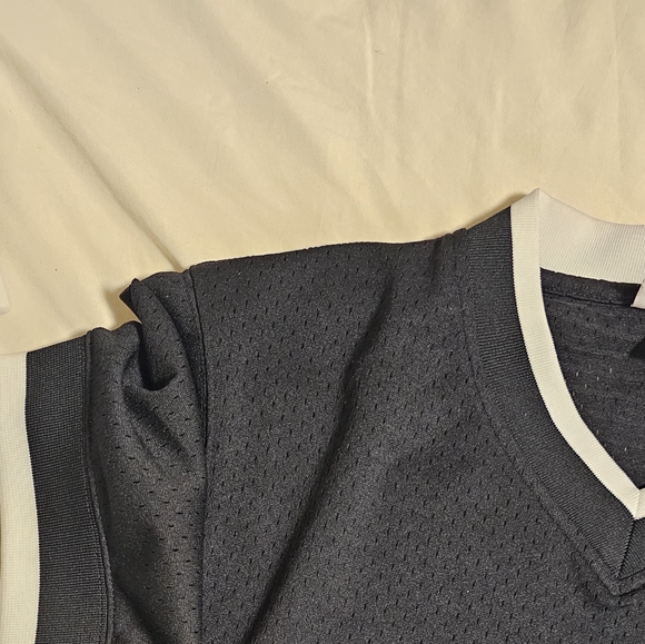 Philadelphia 76ERS Mitchell & Ness - Picture 4 of 11